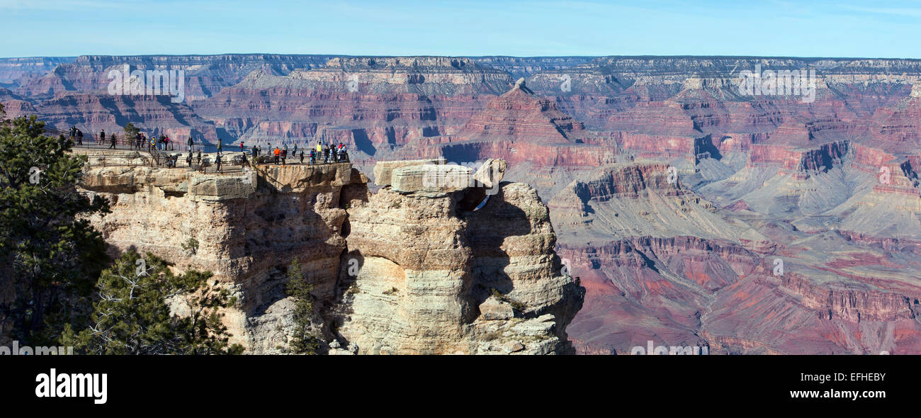 Grand Canyon, Arizona, tourists viewpoint dramatic landscape panorama Stock Photo