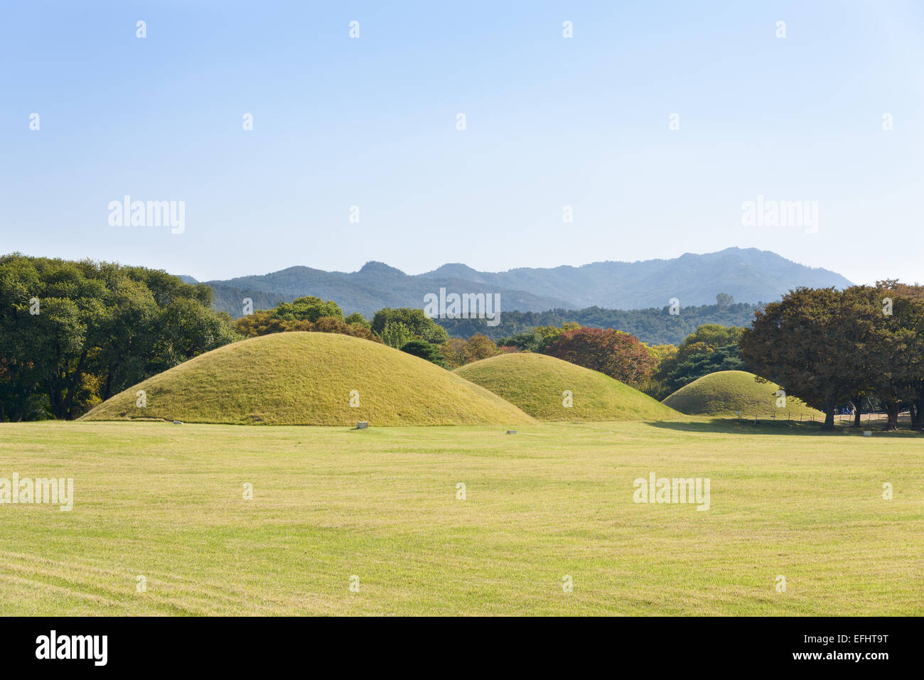 royal tombs located in Gyeongju in Silla kingdom. Silla was one of the