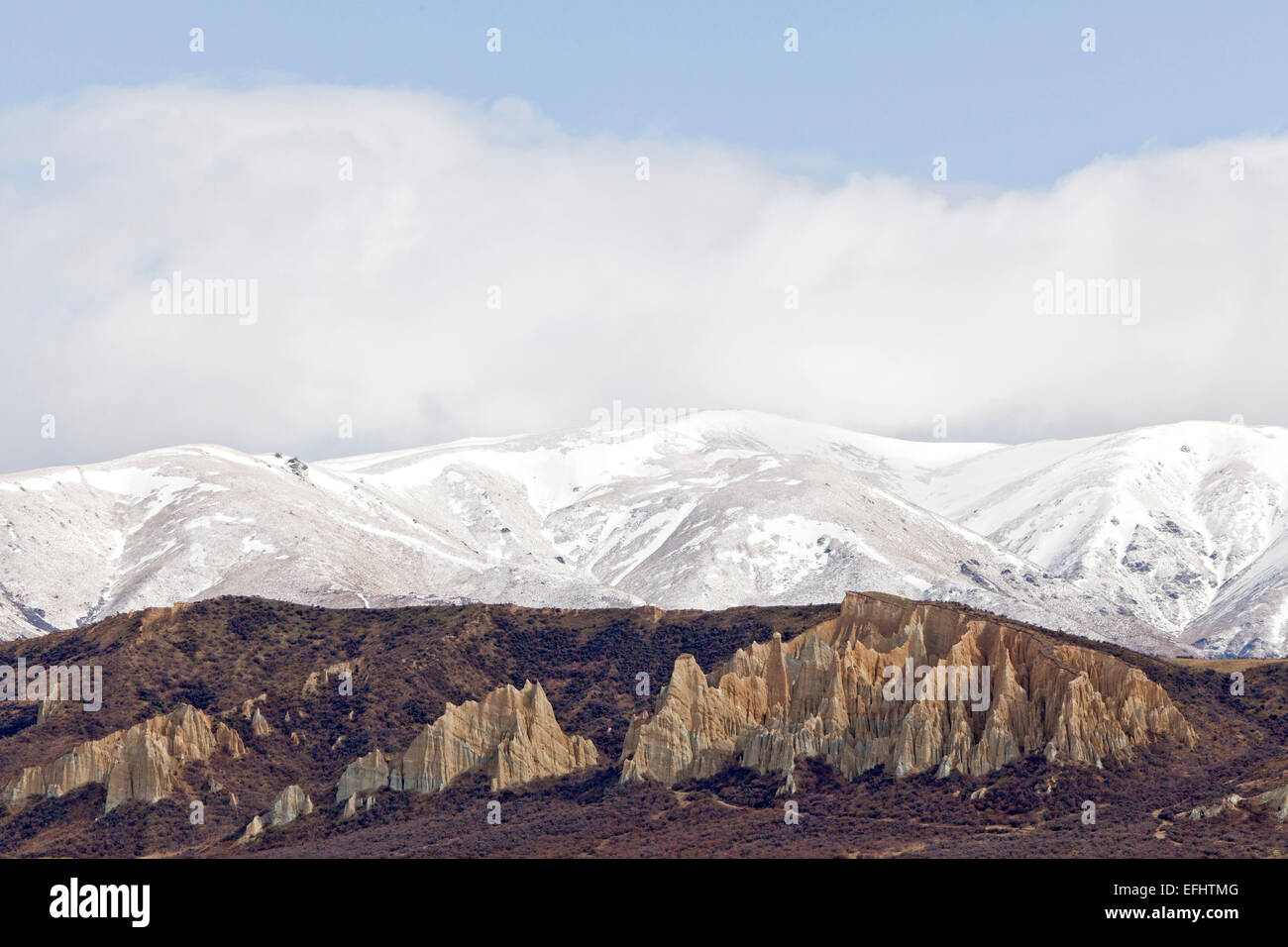 Mountain scenery and clay cliffs, Omarama, Otago, South Island, New Zealand Stock Photo