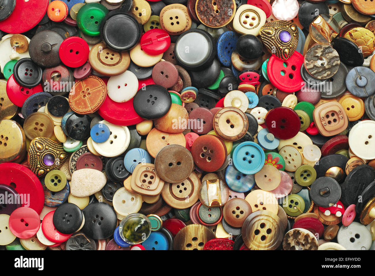 Weekly update Set of 4 vintage buttons by Majestic Buttons sunsmart.cl