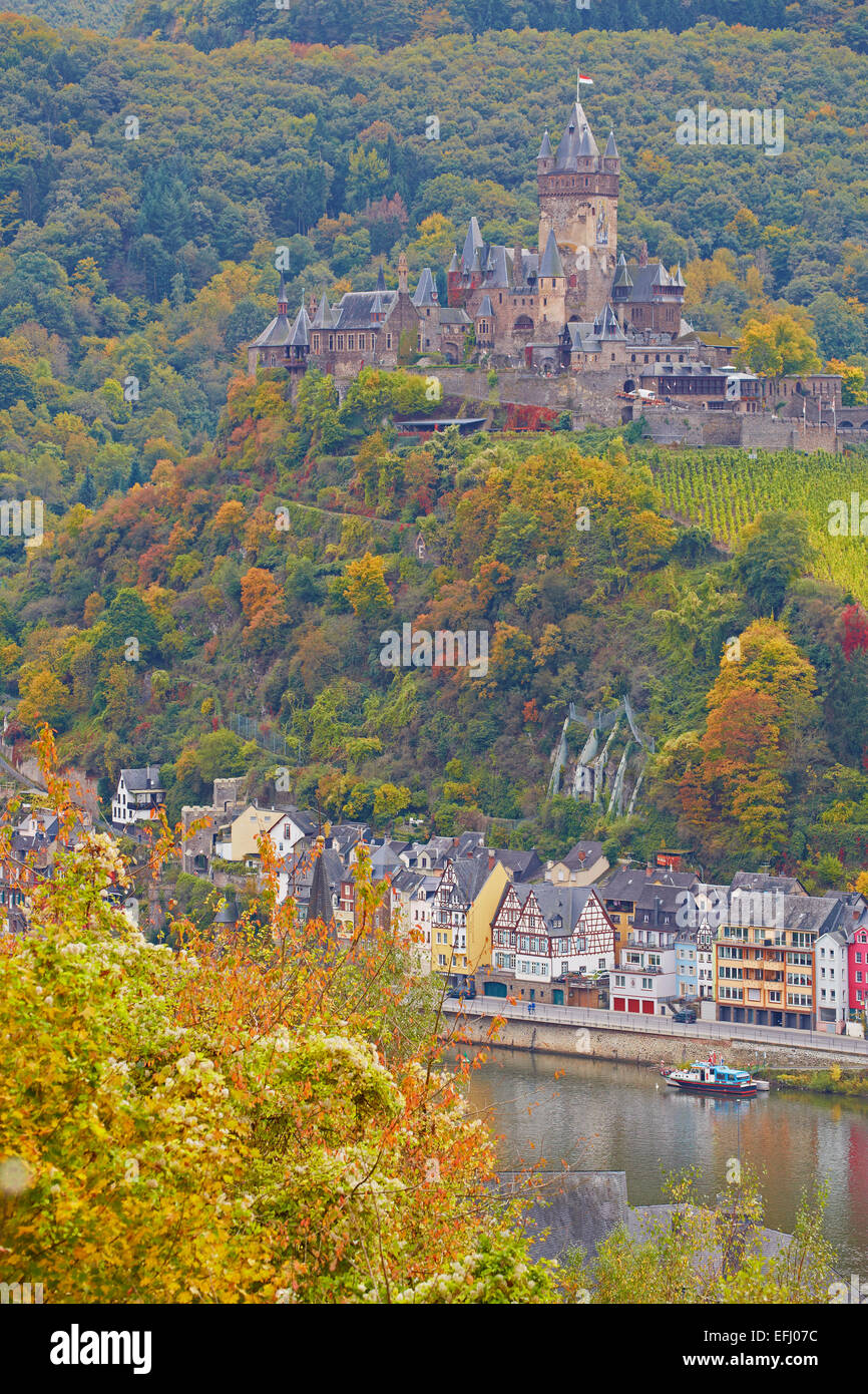 View of Reichsburg castle, Cochem castle, built about 1100 under Pfalzgraf Ezzo and Cochem, Mosel, Rhineland-Palatinate, Germany Stock Photo