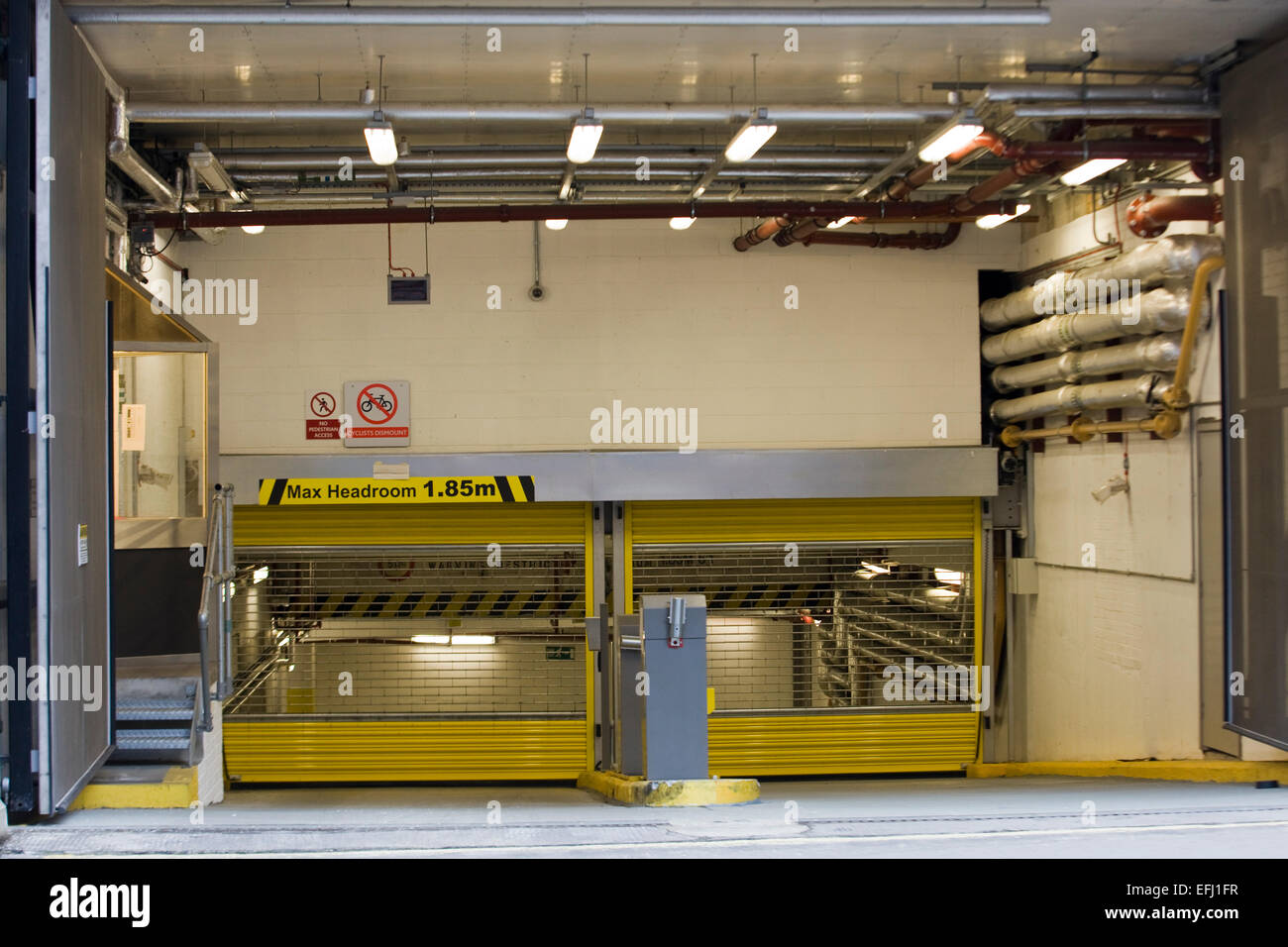 On ramp parking garage hires stock photography and images Alamy