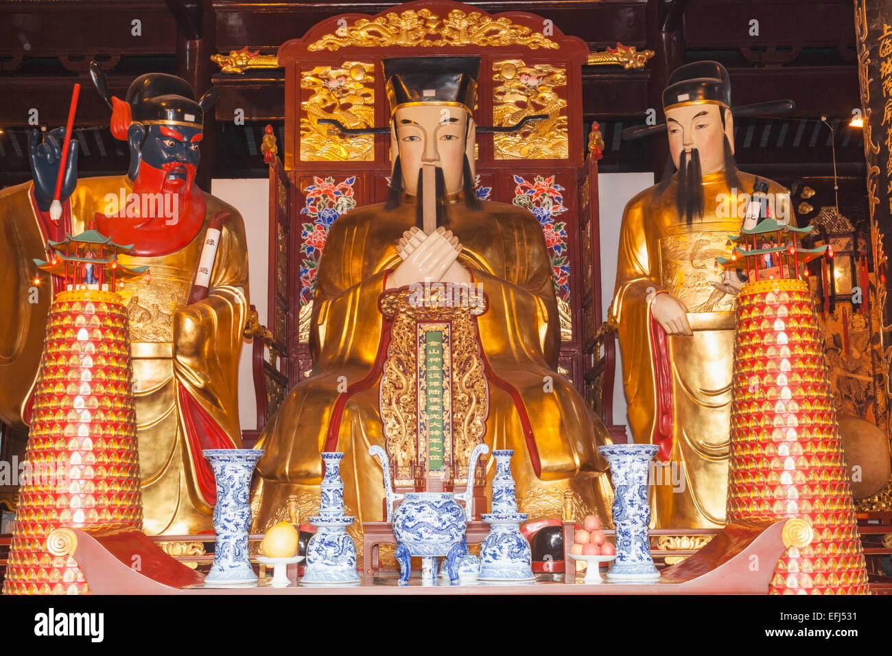 China, Shanghai, Yuyuan Garden, City God Temple of Shanghai, Statues in the Hall of Huo Guang Stock Photo