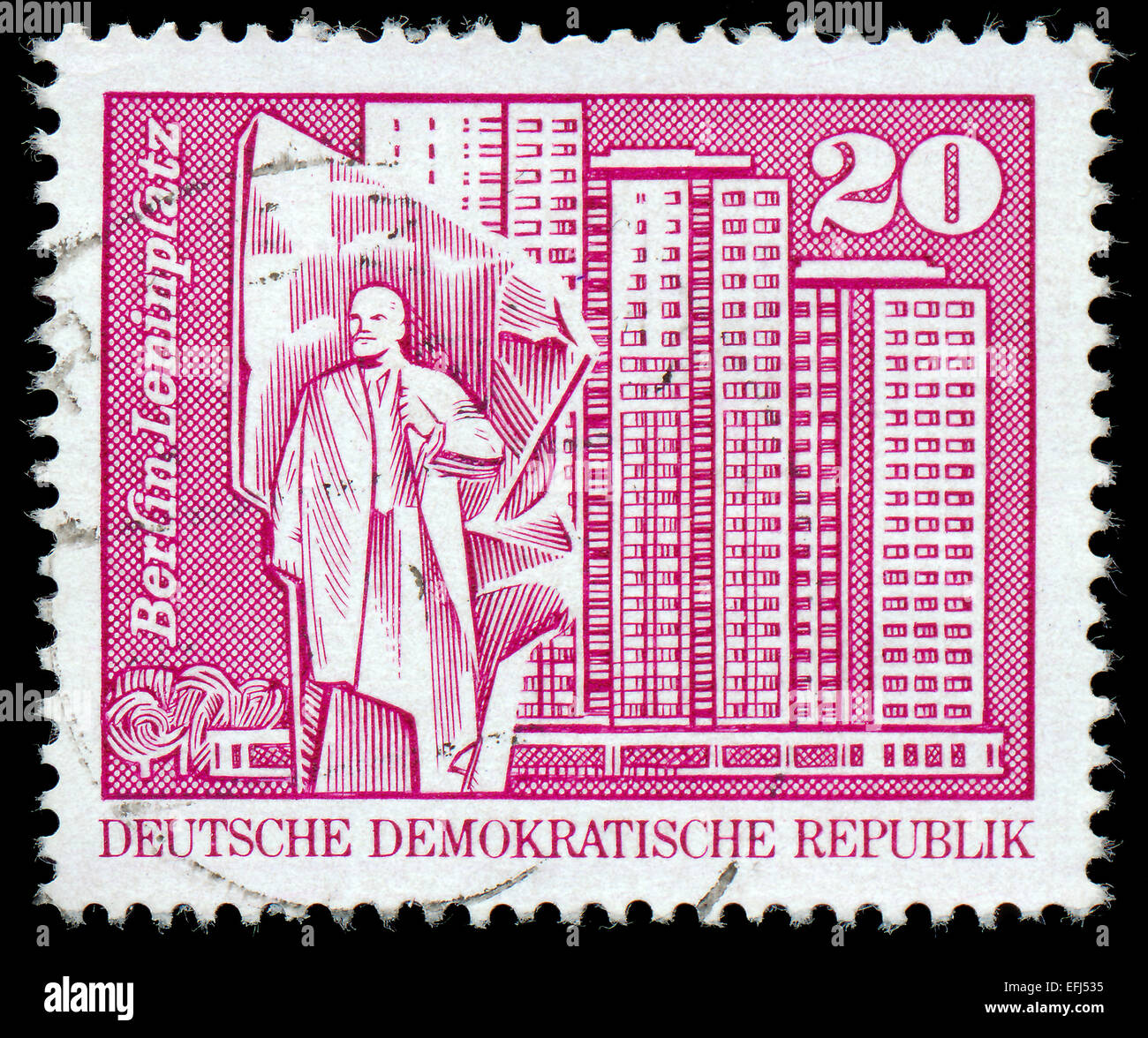 DANS LE PRE（1947年刷） Lenin monument east berlin germany hi-res stock photography