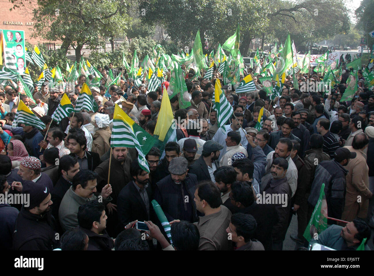 Lahore. 5th Feb, 2015. Demonstrators attend the Kashmir 'Solidarity Day' rally in eastern Pakistan's Lahore, Feb. 5, 2015. Pakistani Prime Minister Nawaz Sharif said on Thursday his country seeks 'meaningful and result oriented dialogue' with India for the resolution of outstanding issues. 'However the agenda of Pakistan-India dialogue will remain inconclusive without inclusion of Kashmir dispute,' he told legislators in Muzaffarabad, the capital of Pakistan-administered Kashmir. © Sajjad/Xinhua/Alamy Live News Stock Photo