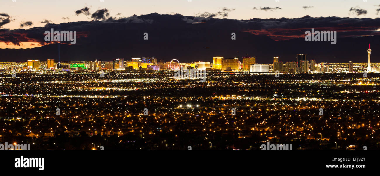 Las vegas skyline panorama hi-res stock photography and images - Alamy