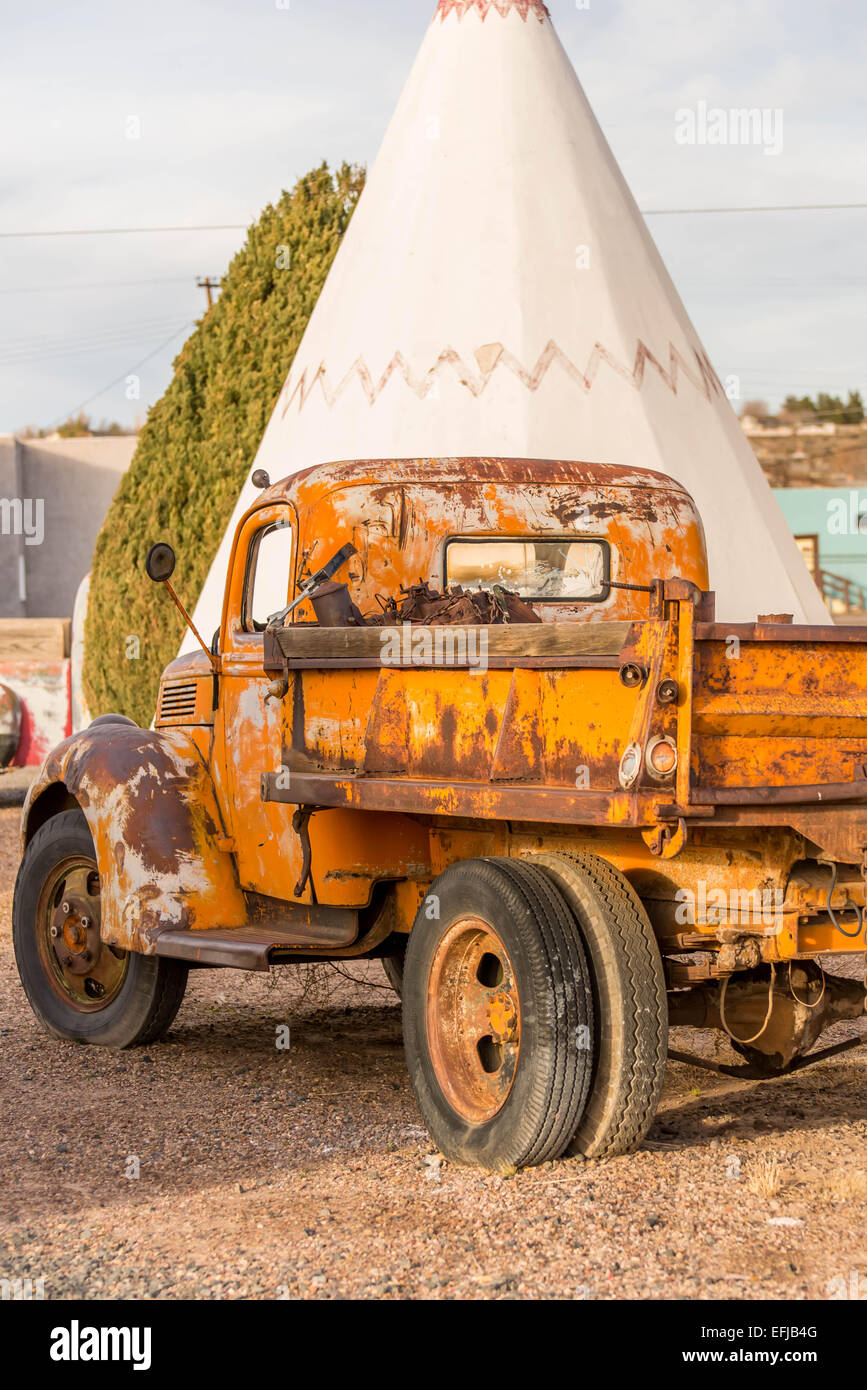 December 21, 2014 - Wigwam Hotel, Holbrook, AZ, USA: time period vehicles parked in front of the historic hotel Stock Photo