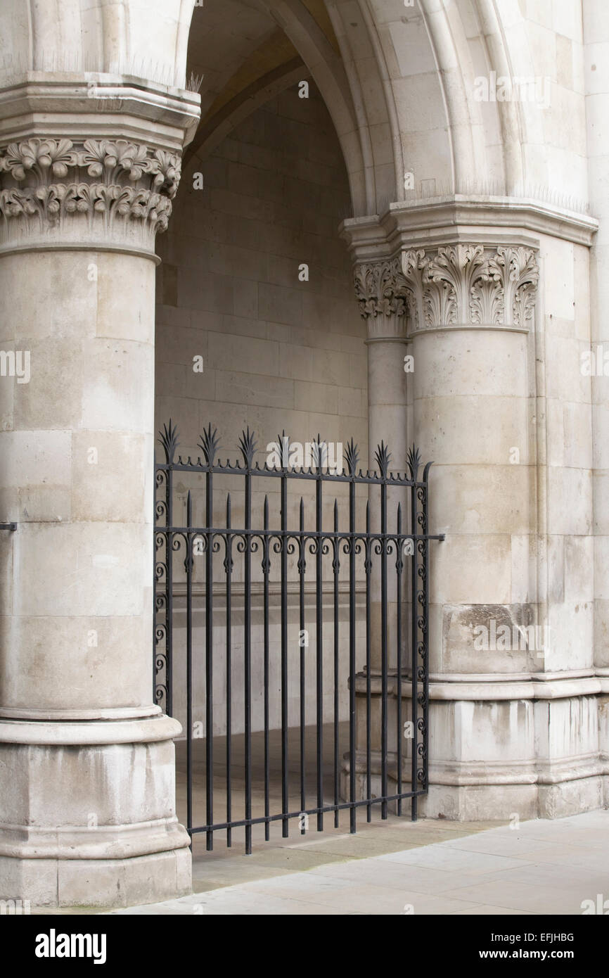 Justice statue, law courts, london hires stock photography and images Alamy