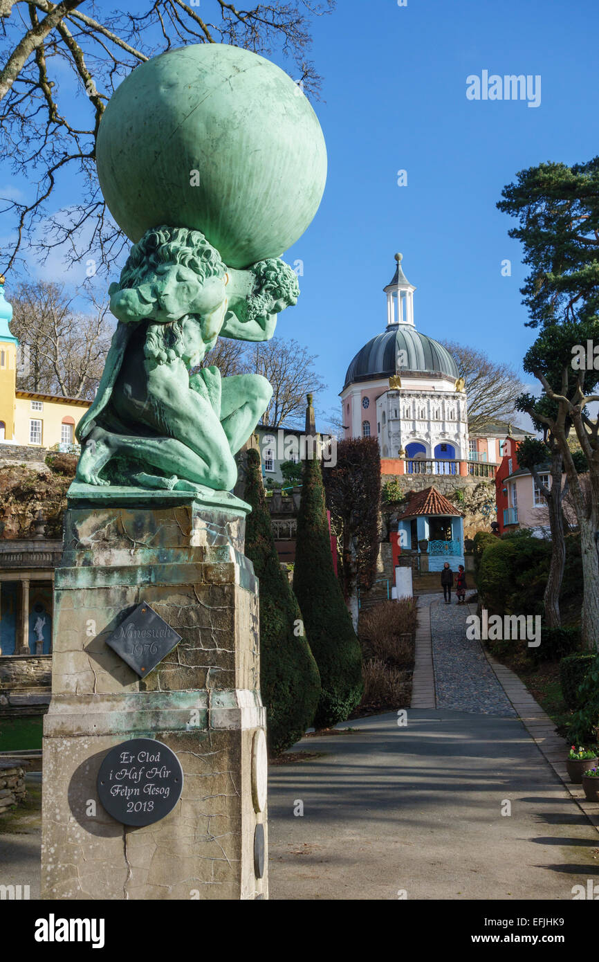 Portmeirion, the Italianate village built by Clough Williams-Ellis. Statue of Hercules by William Brodie (the Pantheon behind) Stock Photo