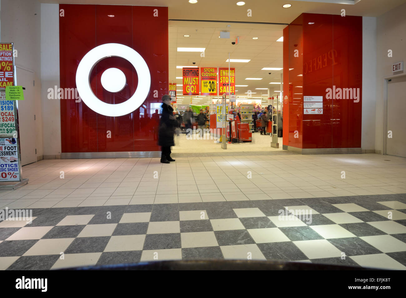 Toronto, Ontario, Canada. 5th February, 2015. Target Canada liquidation sales begin Thursday. Credit:  Nisarg Lakhmani/Alamy Live News Stock Photo