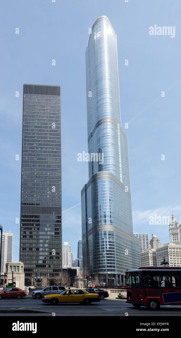 View of buildings on downtown Chicago Stock Photo - Alamy