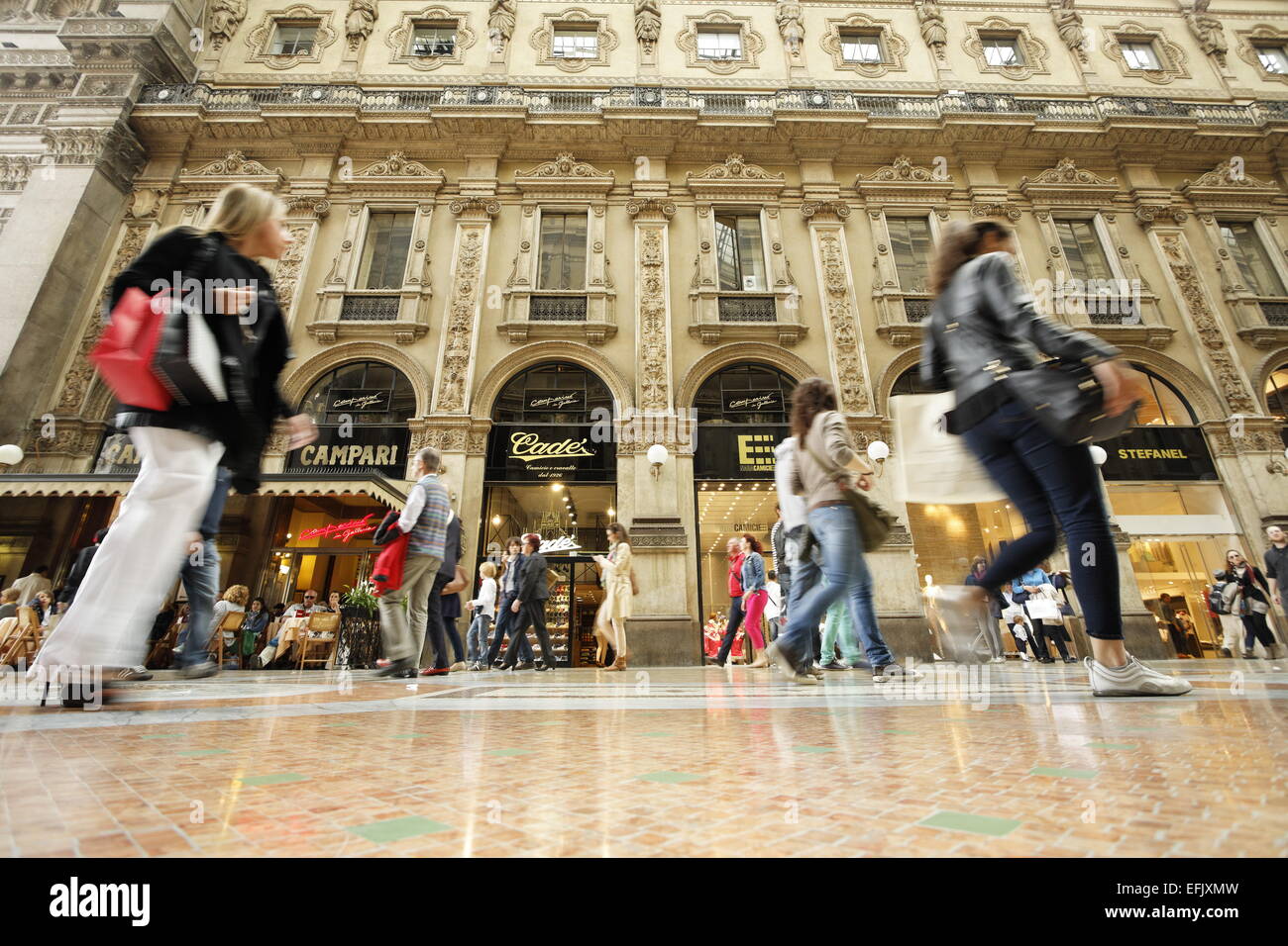 People shopping, Galleria Vittorio Emanuele II, Milan, Lombardy, Italy Stock Photo
