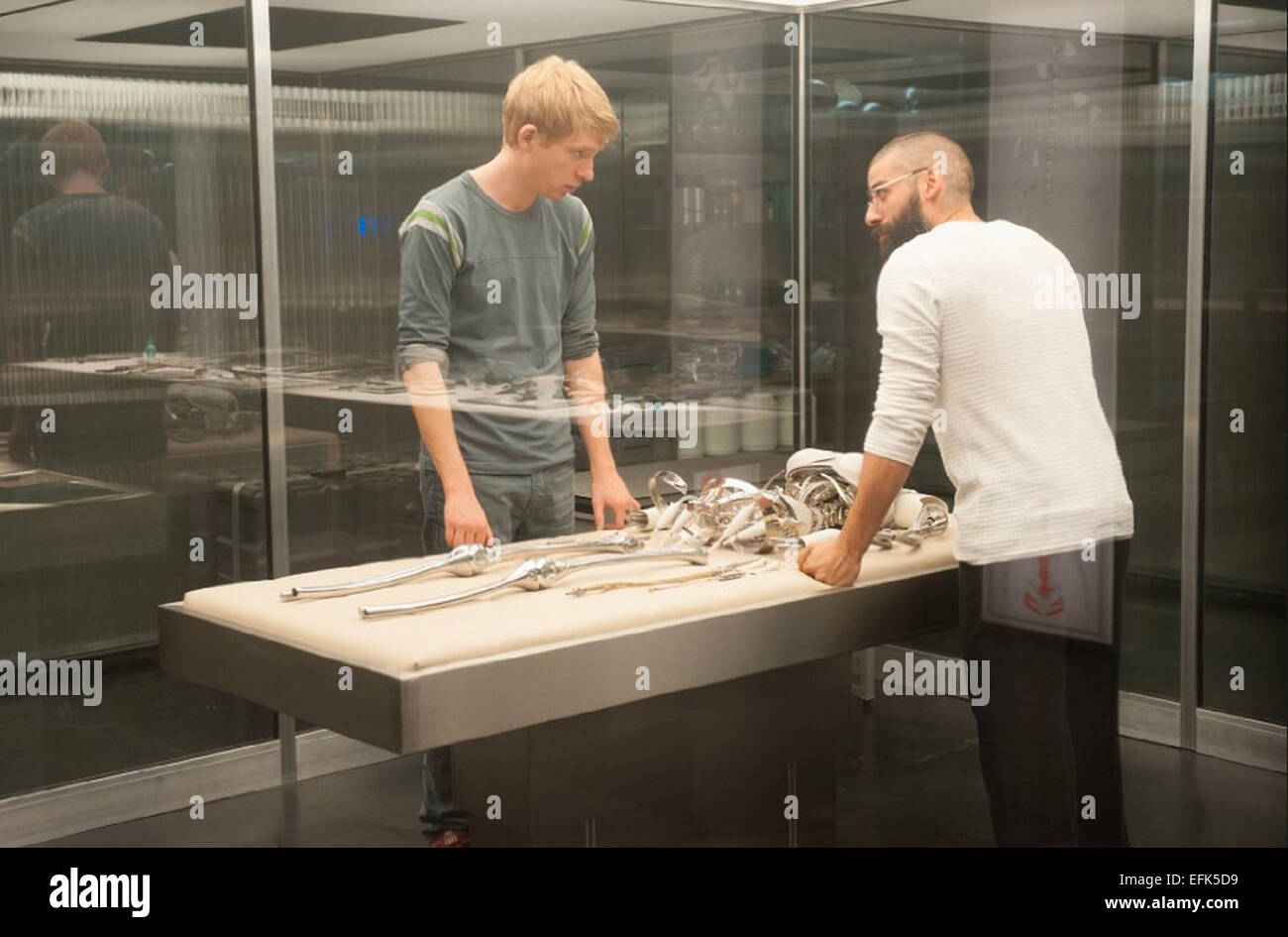 EX MACHINA 2015 Universal Pictures film with Oscar Isaac (at right) and Domhnall Gleeson Stock Photo