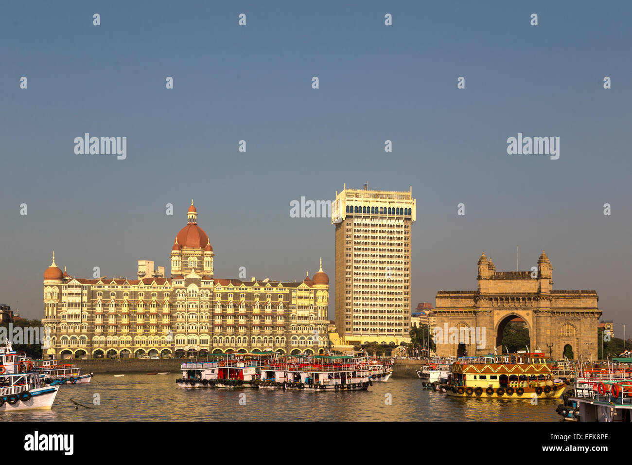 India, Maharashtra, Mumbai, Colaba district, Gateway of India and Taj Hotel in early morning light Stock Photo