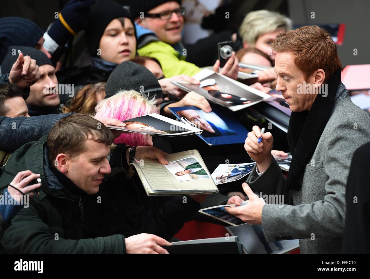 Berlin, Germany. 06th Feb, 2015. British actor Damian Lewis arrives at the photocall for 'Queen of the Desert' at the 65th annual Berlin Film Festival, in Berlin, Germany, 06 February 2015. The movie is presented in the Official Competition of the Berlinale, which runs from 05 to 15 February 2015. PHOTO: BRITTA PEDERSEN/dpa/Alamy Live News Stock Photo