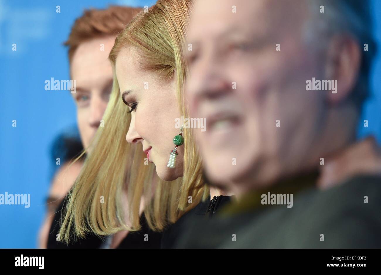 Berlin, Germany. 06th Feb, 2015. British actor Damian Lewis (L-R), Australian actress Nicole Kidman and direcor Werner Herzog pose during the photocall for 'Queen of the Desert' at the 65th annual Berlin Film Festival in Berlin, Germany, 06 February 2015. The movie is presented in the Official Competition of the Berlinale, which runs from 05 to 15 February 2015. PHOTO: BRITTA PEDERSEN/dpa/Alamy Live News Stock Photo