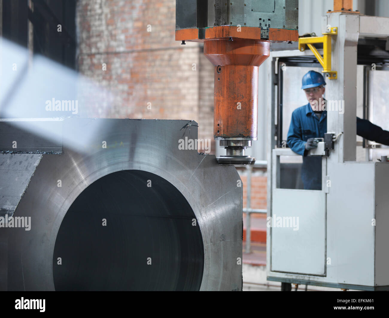 Steel Worker Machine Gantry structure hi-res stock photography and images - Alamy