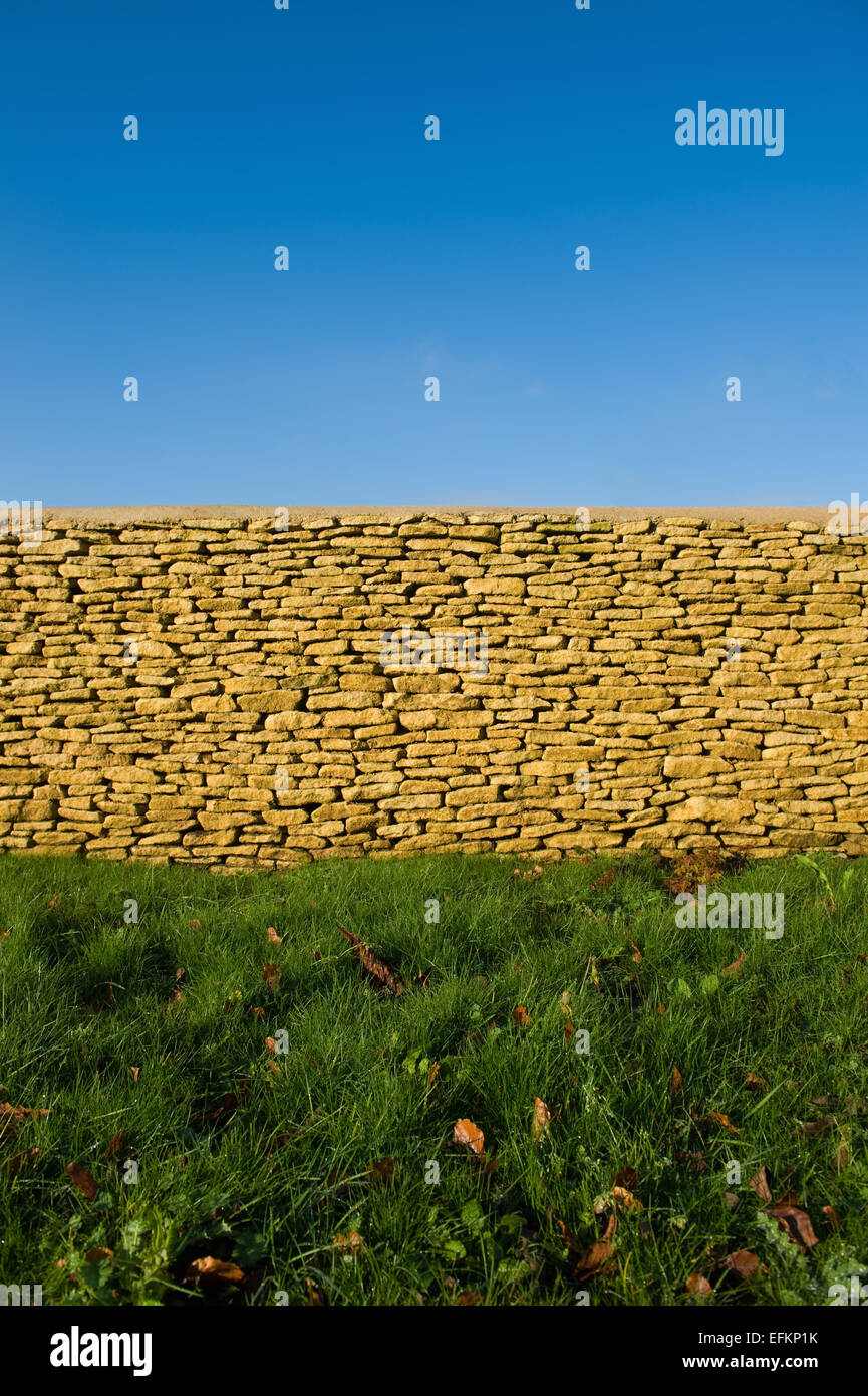 Plain blue wall hires stock photography and images Alamy