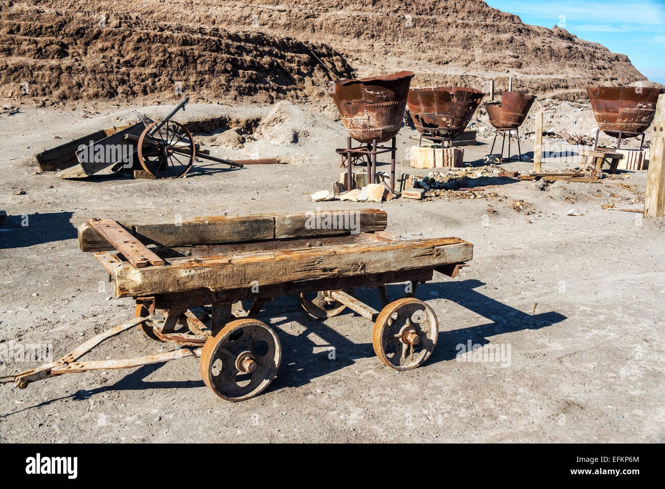 Old abandoned tools for refining saltpeter in the ghost town of Humberstone, Chile Stock Photo