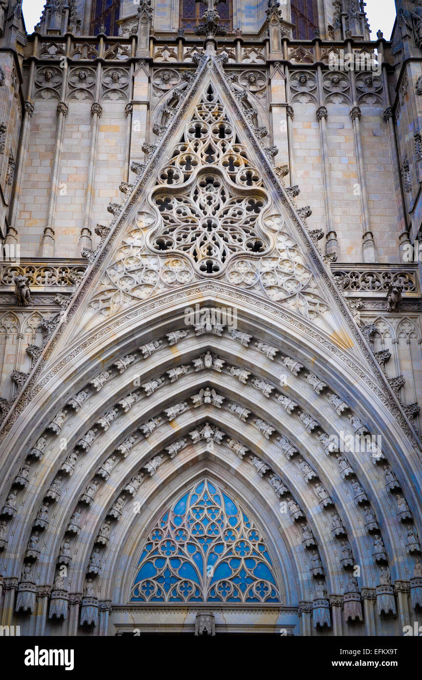 Main entrance gothic cathedral hi res stock photography and images Alamy