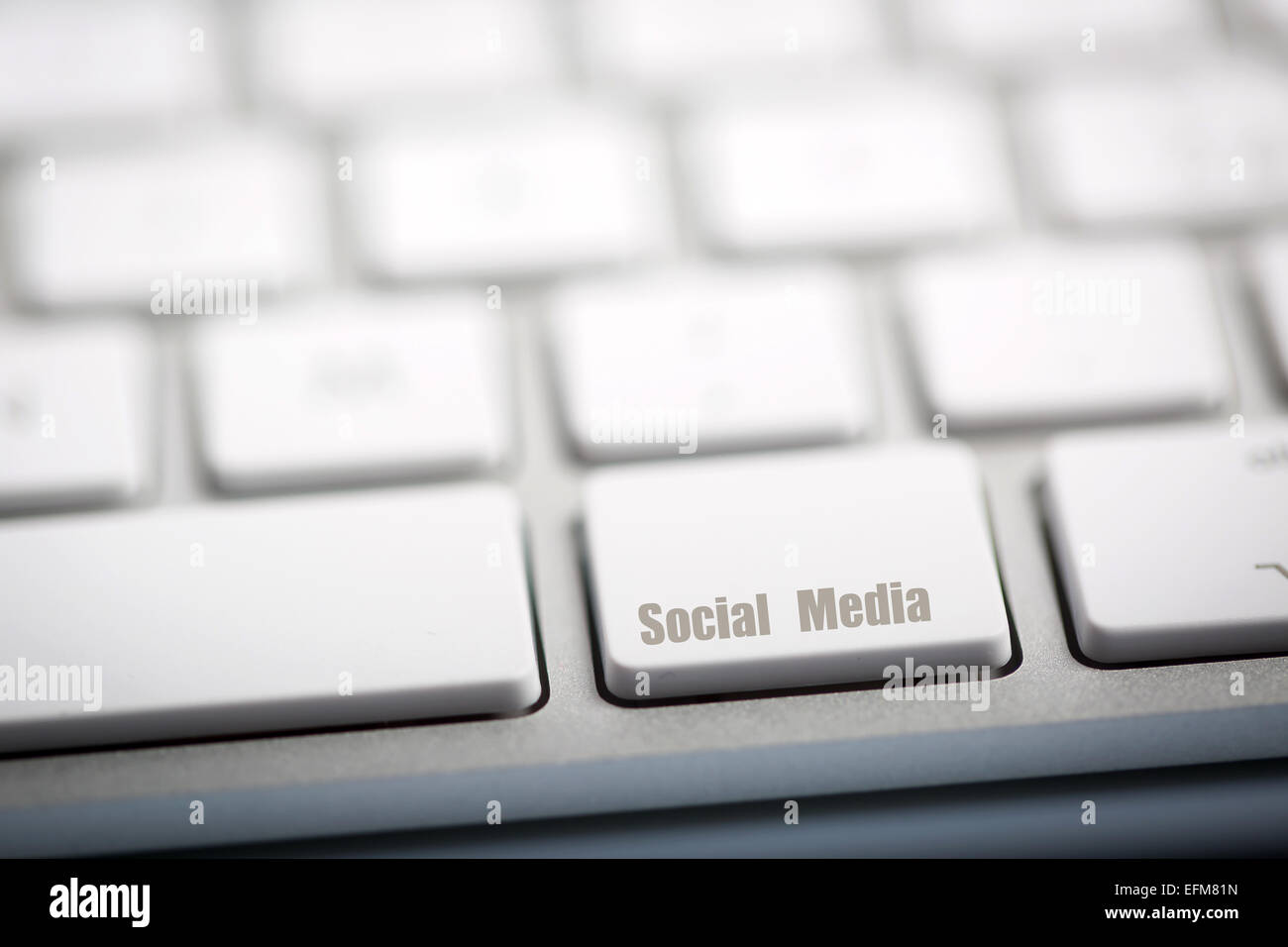 "Social Media" on metallic keyboard Stock Photo