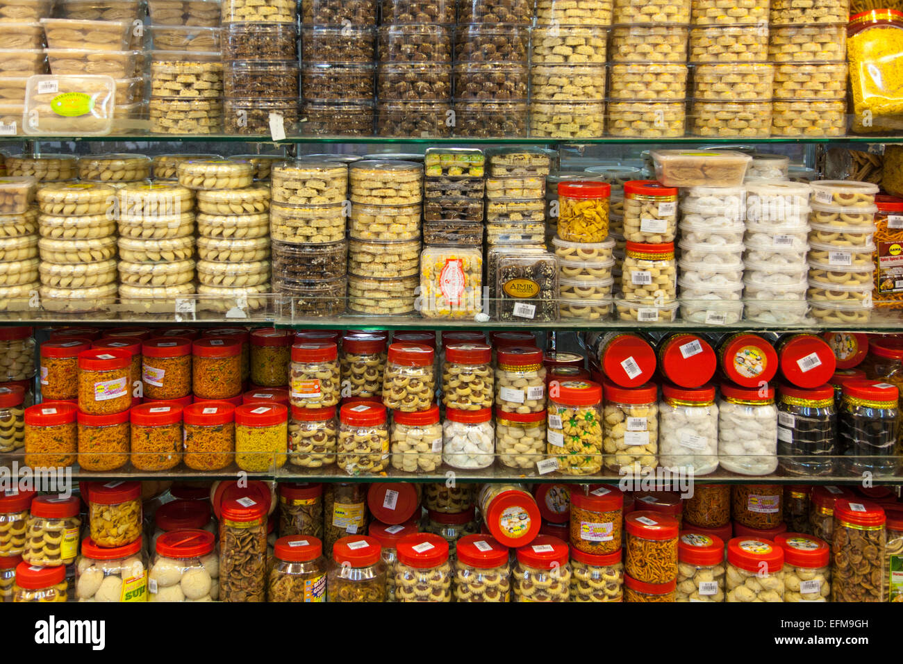 Orlando,FL/USA -10/8/19: The fresh produce aisle of a grocery store with  colorful fresh fruits and vegetables ready to be purchased by consumers  Stock Photo - Alamy