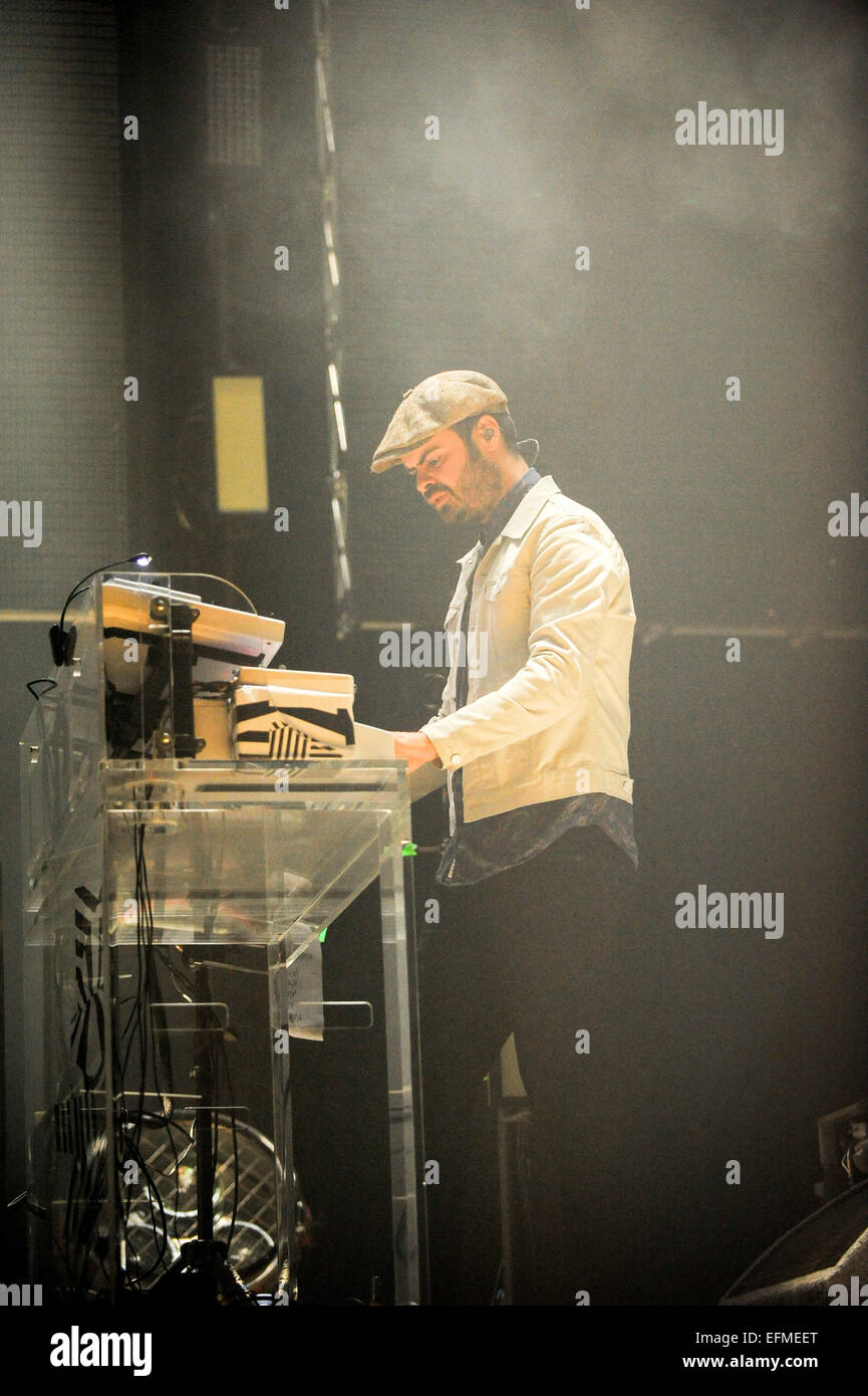 The Kaiser Chiefs live at Wolverhampton Civic Hall, Rick. Nick 'Peanut' Baines keyboards, synthesizer and piano. Stock Photo