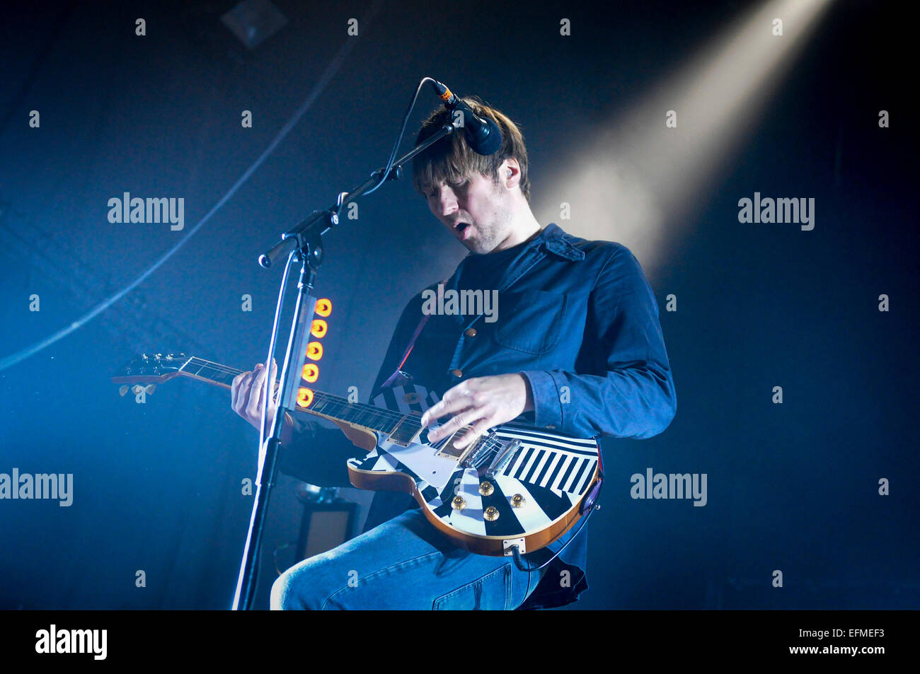 Wolverhampton, UK. 6th February, 2015. The Kaiser Chiefs live at Wolverhampton Civic Hall, Ricky Wilson performs and is on fire. Andrew 'Whitey' White adds guitar and backing vocals Credit:  Malcolm Brice/Alamy Live News Stock Photo
