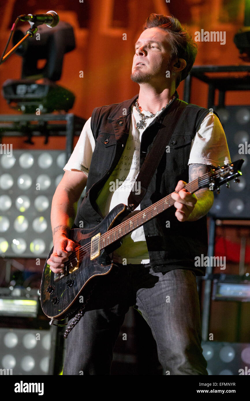 Dekalb, Illinois, USA. 4th Feb, 2015. Country musician JOSH MCSWAIN of Parmalee performs onstage NIU Convocation Center in DeKalb, Illinois © Daniel DeSlover/ZUMA Wire/Alamy Live News Stock Photo