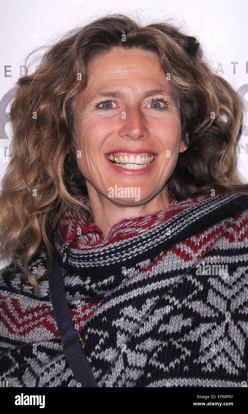 File. 6th Feb, 2015. Singer SOPHIE B. HAWKINS is pregnant with her