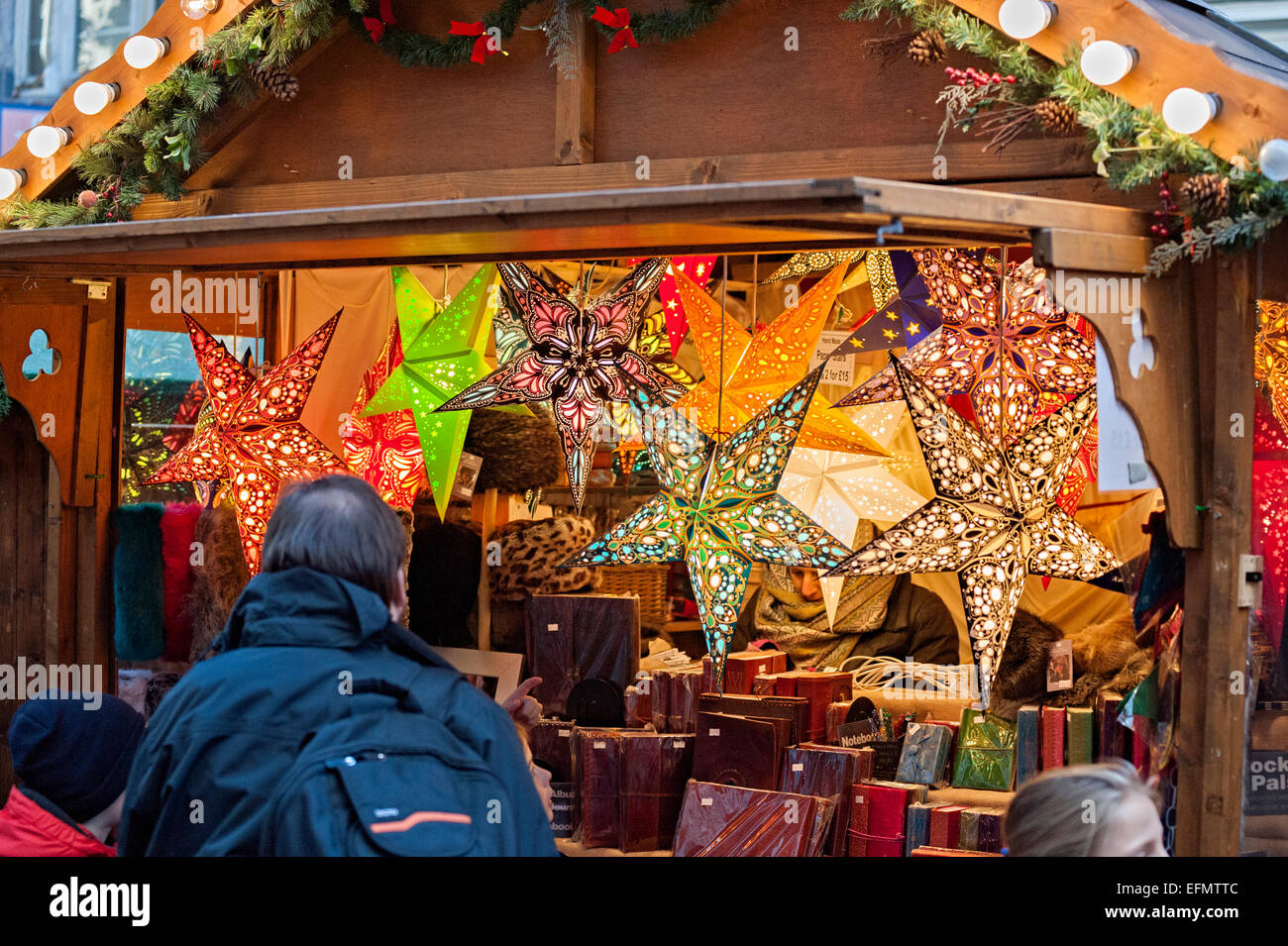 https://c8.alamy.com/comp/EFMTTC/birmingham-german-frankfurt-christmas-market-one-of-the-largest-in-EFMTTC.jpg