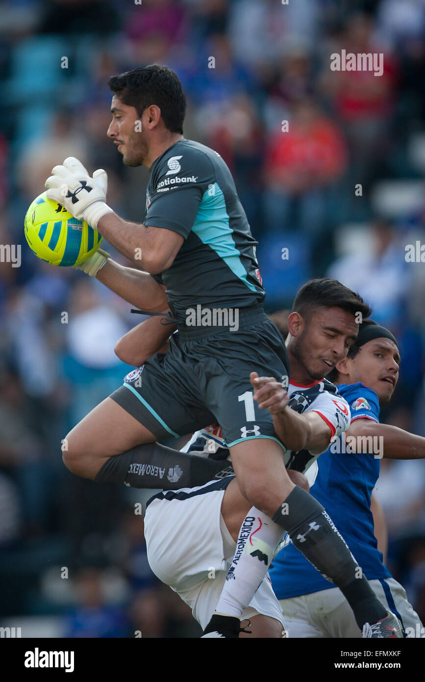 Mexico City, Mexico. 7th Feb, 2015. Cruz Azul's goalkeeper Jesus Corona (L) competes during a match of the 2015 Closing Tournament of MX League against Monterrey in the Azul Stadium in Mexico City, capital of Mexico, on Feb. 7, 2015. Credit:  Pedro Mera/Xinhua/Alamy Live News Stock Photo
