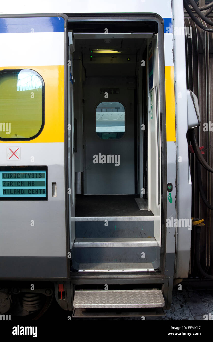 Train passenger car hires stock photography and images Alamy