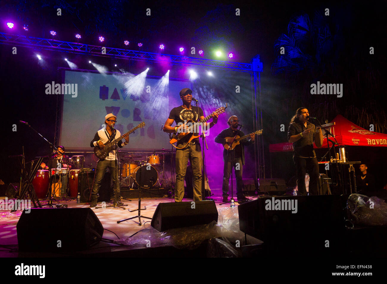 Havana, Cuba. 7th Feb, 2015. A Cuban musical group performs a song