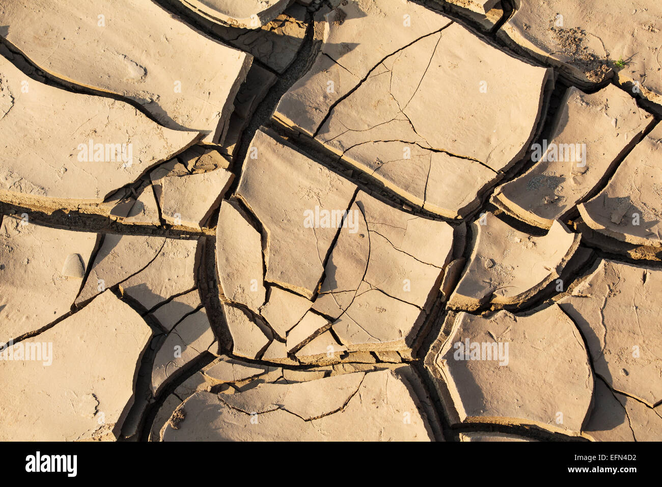 Smashed Earth Cracked earth hi-res stock photography and images - Alamy