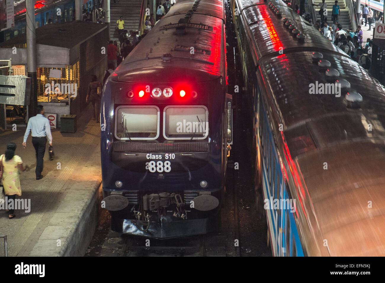 Train carriages at platforms at main train station Colombo,Colombo,Sri ...