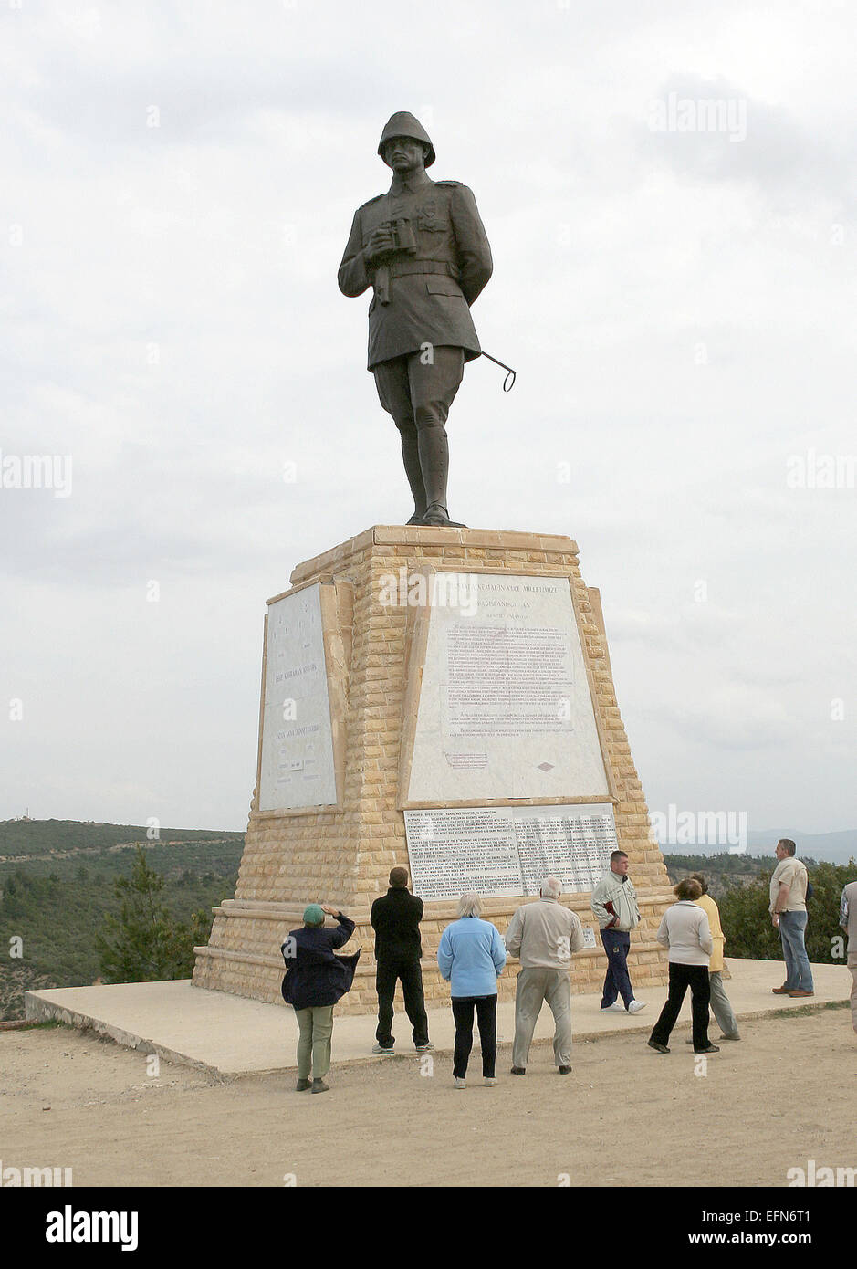 Statue of Turkish troop commander Mustafa Kemal, Chunuk Bair, Gallipoli. Later  became Kemal Ataturk, founder of modern Turkey. Stock Photo