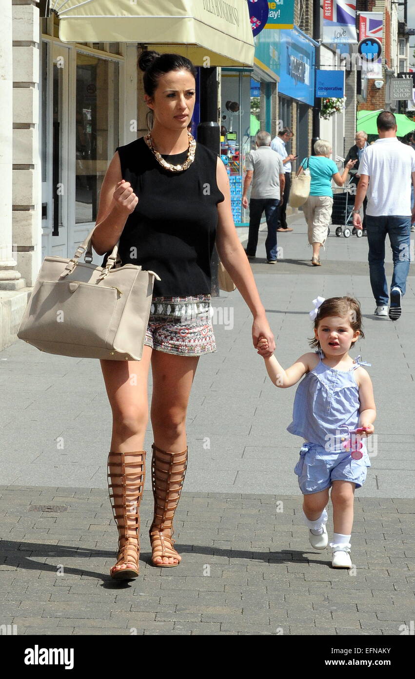 Chantelle Houghton out with daughter Dolly in Brentwood Featuring