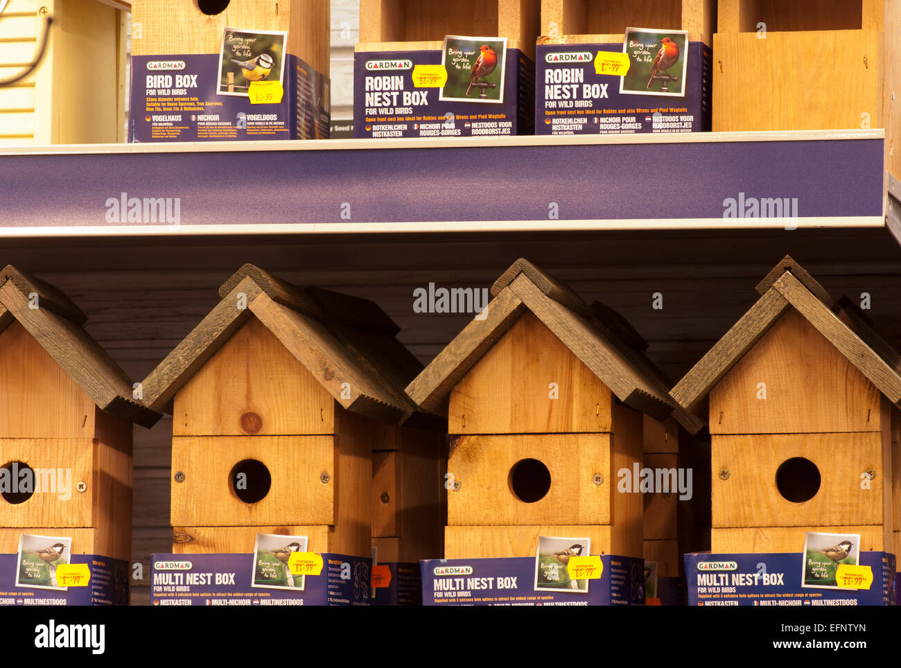 Wooden garden Bird Nesting Boxes Stock Photo - Alamy
