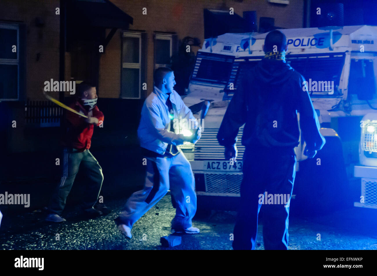 Belfast, Northern Ireland. 31 Aug 2009 - Civil unrest breaks out at the Short Strand/Castlereagh Street junction in East Belfast with youths attacking PSNI Landrovers with bricks, bats and sticks. Stock Photo