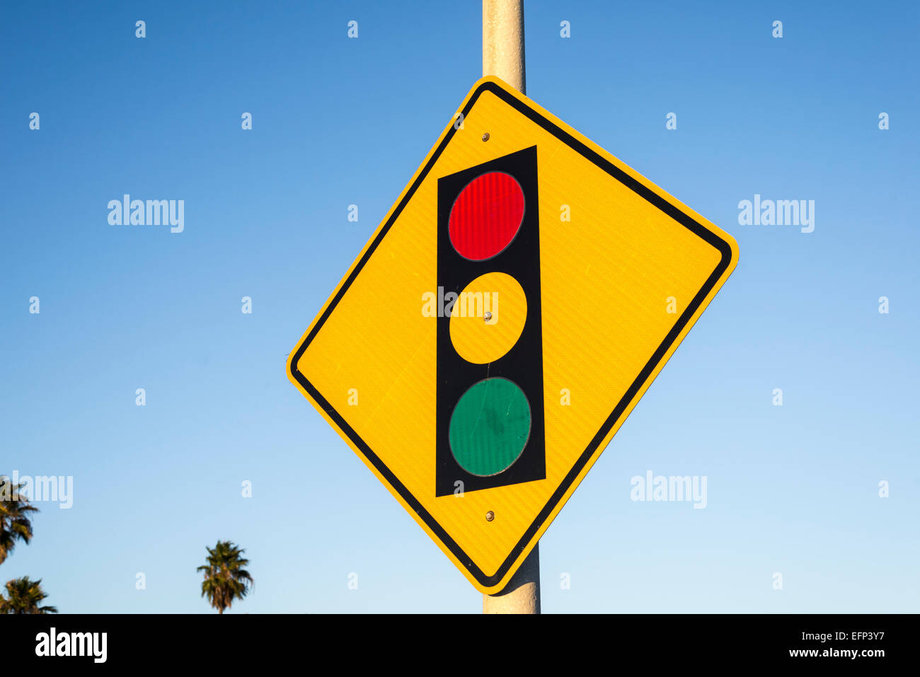 Traffic light warning sign hires stock photography and images Alamy