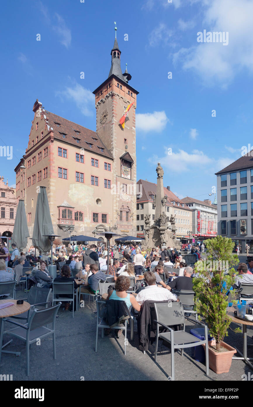 Town Hall, Grafeneckart Tower, street cafe, Vierroehrenbrunnen fountain, Wurzburg, Franconia, Bavaria, Germany, Europe Stock Photo