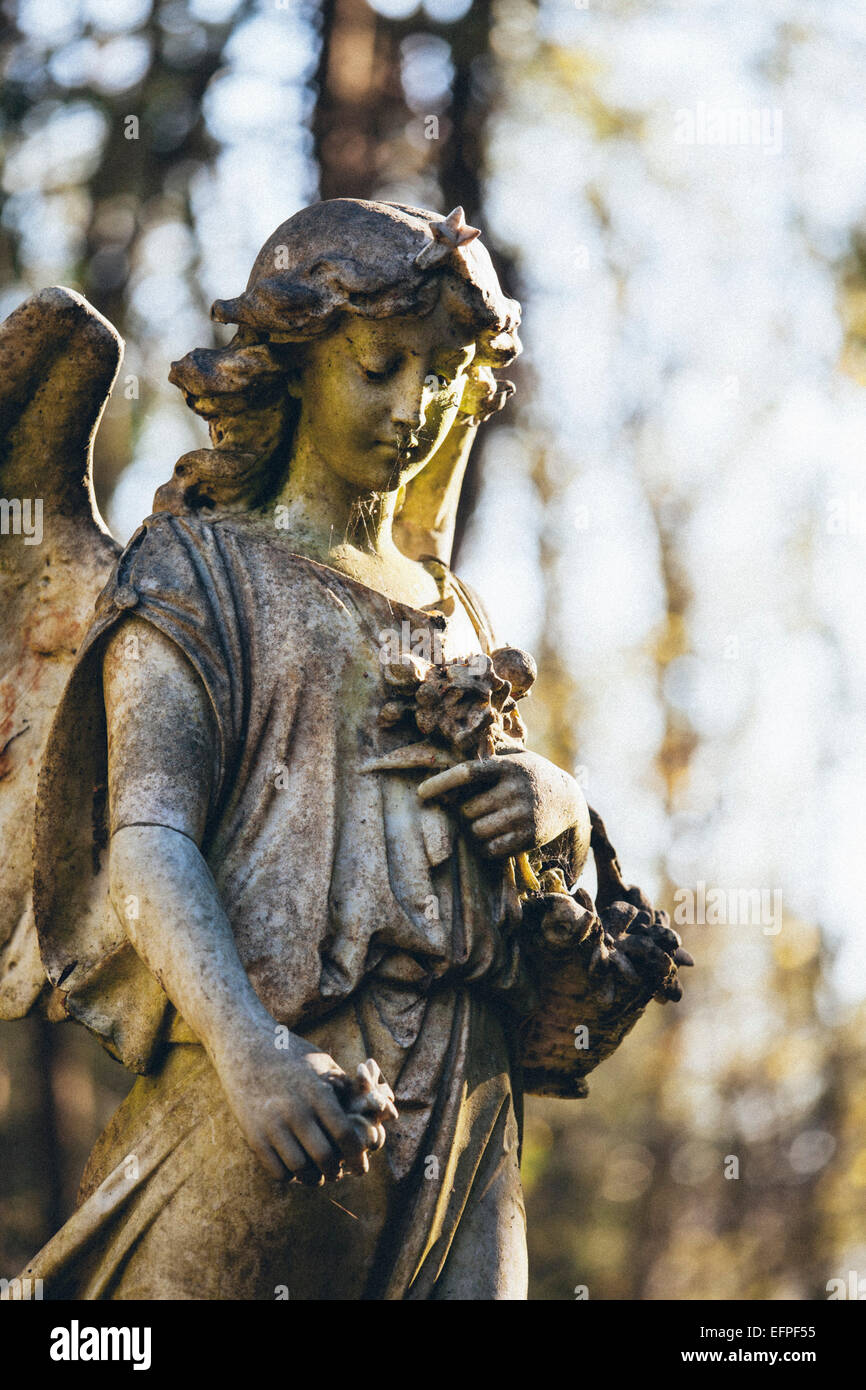 Statue of woman angel, Highgate Cemetery west, London, England, United Kingdom, Europe Stock Photo