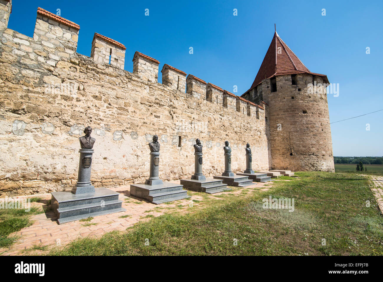 Heroes statues in front of the Bender fortress in Bender, Republic of Transnistria, Moldova, Europe Stock Photo