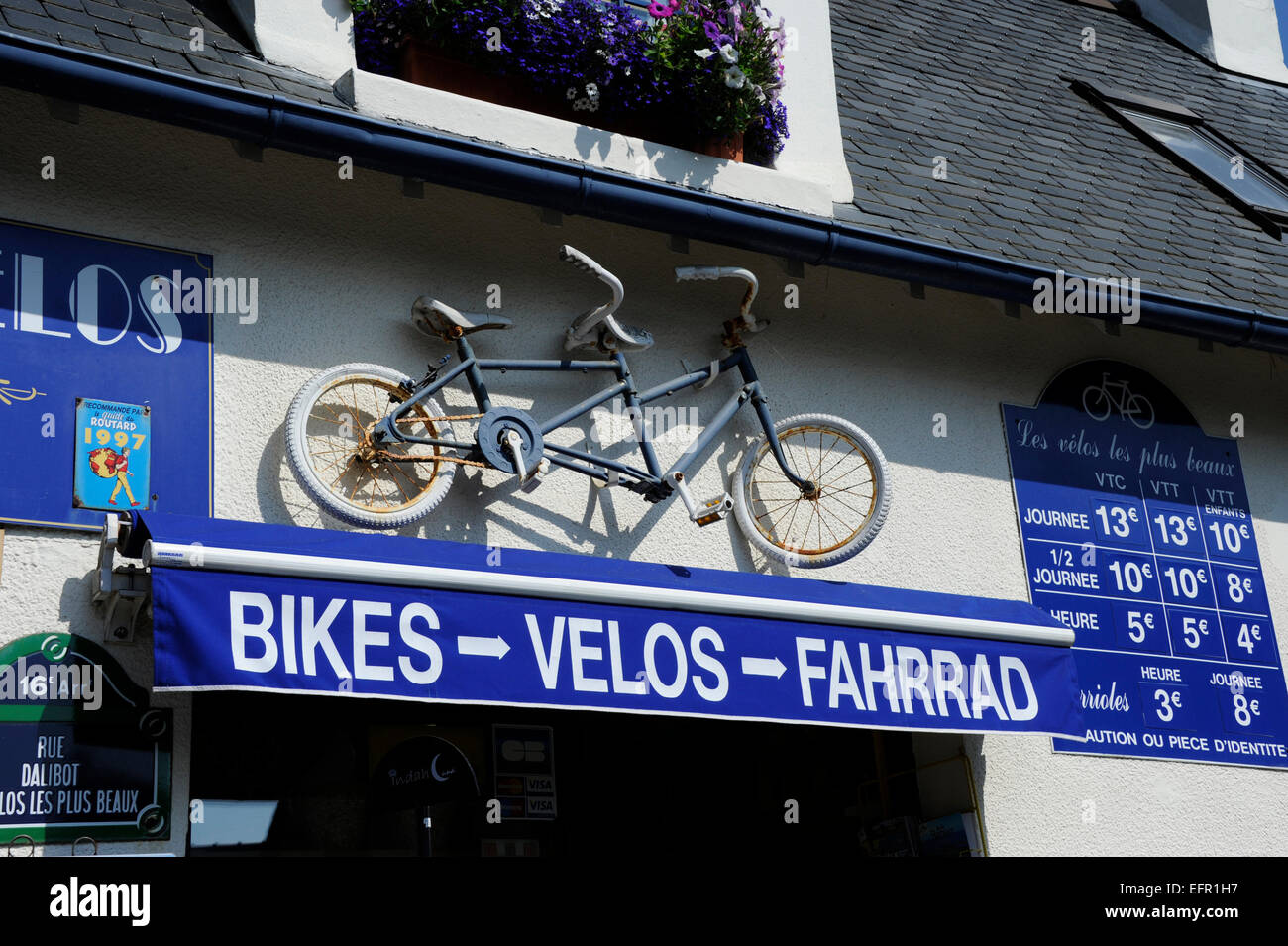 Le Port-Clos,bike rental,Ile de Brehat, Cotes-d'Armor, Bretagne, France  Stock Photo - Alamy