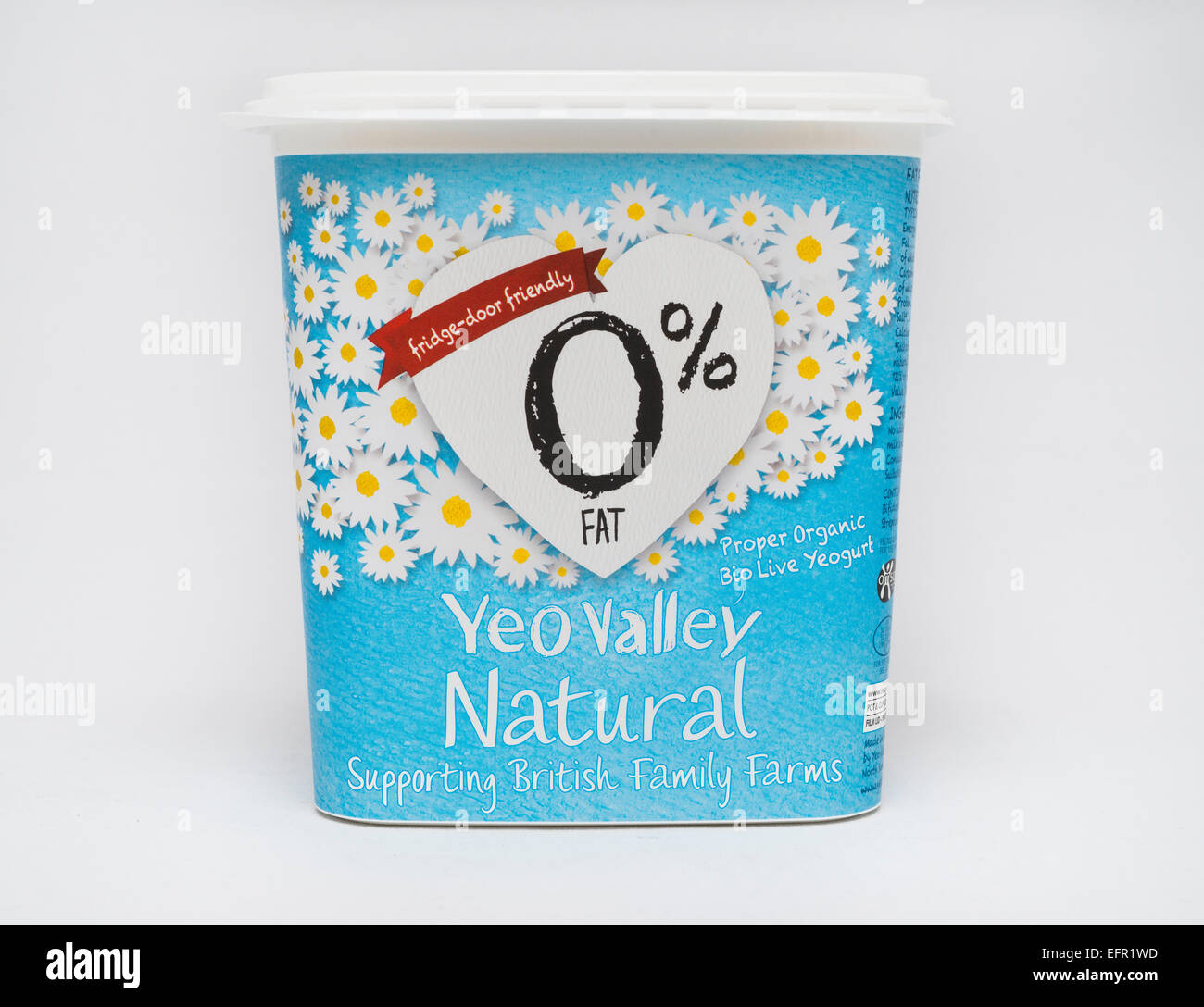 A tub of Yeo Valley 0% Fat Natural Yogurt Stock Photo