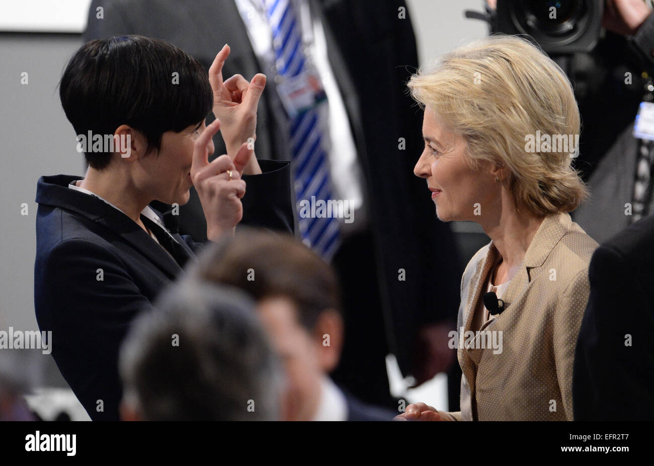 Munich, Germany. 6th Feb, 2015. German Defence Minister Ursula von der Leyen (CDU, r) welcomes her Norwegian counterpart, Ine Marie Eriksen Soreide, during the 51st Munich Security Conference in Munich, Germany, 6 February 2015. Photo: Andreas Gebert/dpa/Alamy Live News Stock Photo