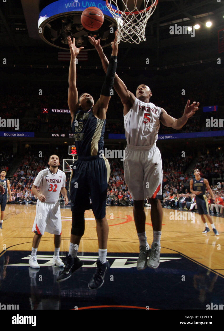 Charlottesville, Virginia, USA. 22nd Jan, 2015. Virginia forward Darion Atkins (5)Georgia Tech forward Robert Sampson (13) during the game Jan. 22, 2015, in Charlottesville, Va. Virginia defeated Georgia Tech 57-28. © Andrew Shurtleff/ZUMA Wire/Alamy Live News Stock Photo