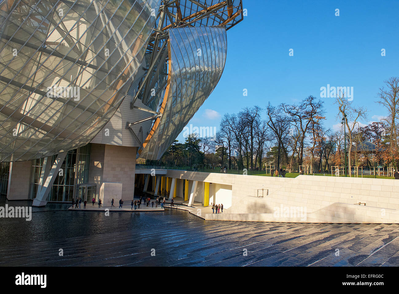The Cafeteria of the Modern Art Museum of the Louis Vuitton Foundation  Editorial Stock Image - Image of city, attraction: 65055304