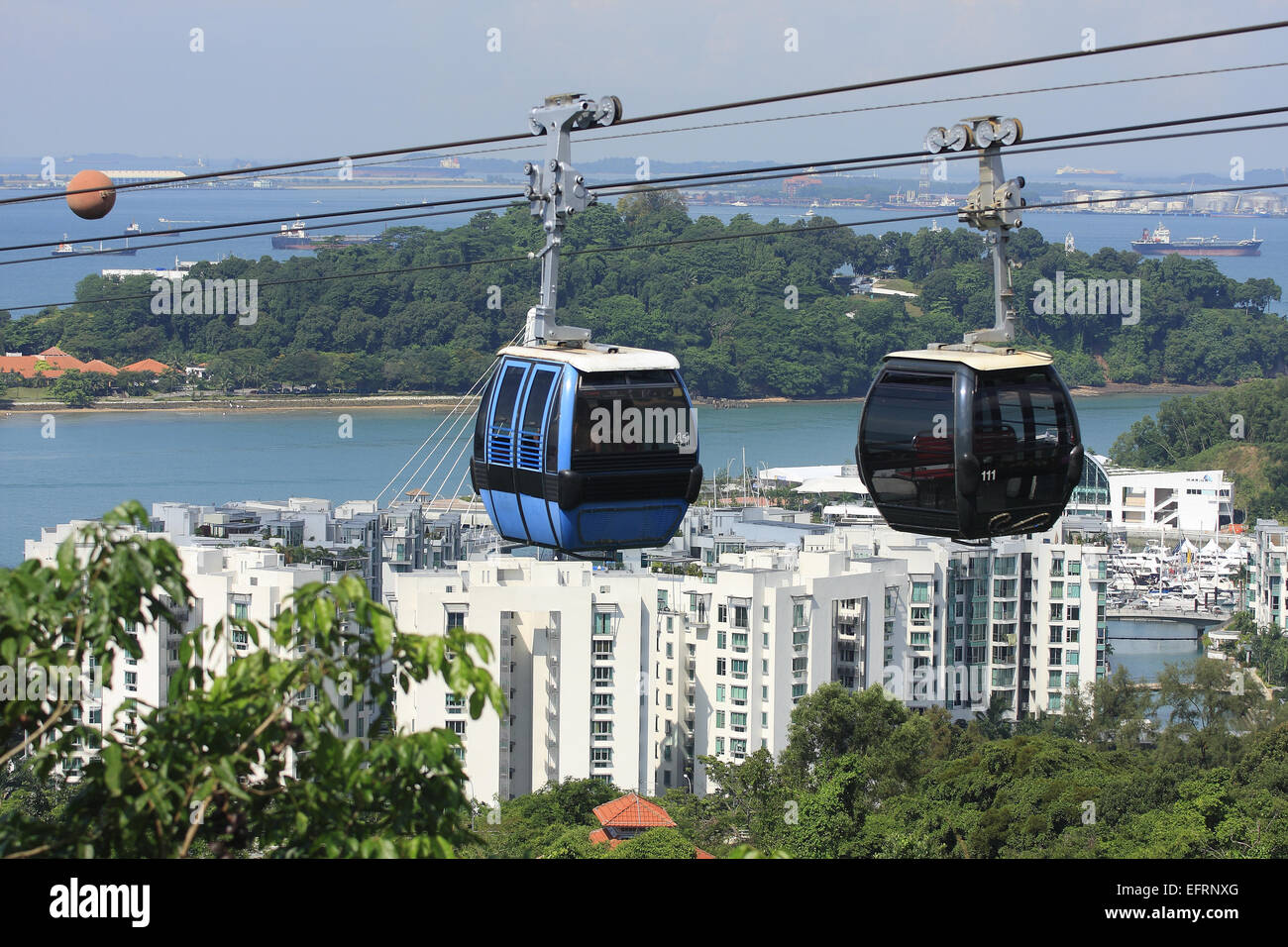 mount faber cable cars to sentosa island singapore Stock Photo Alamy